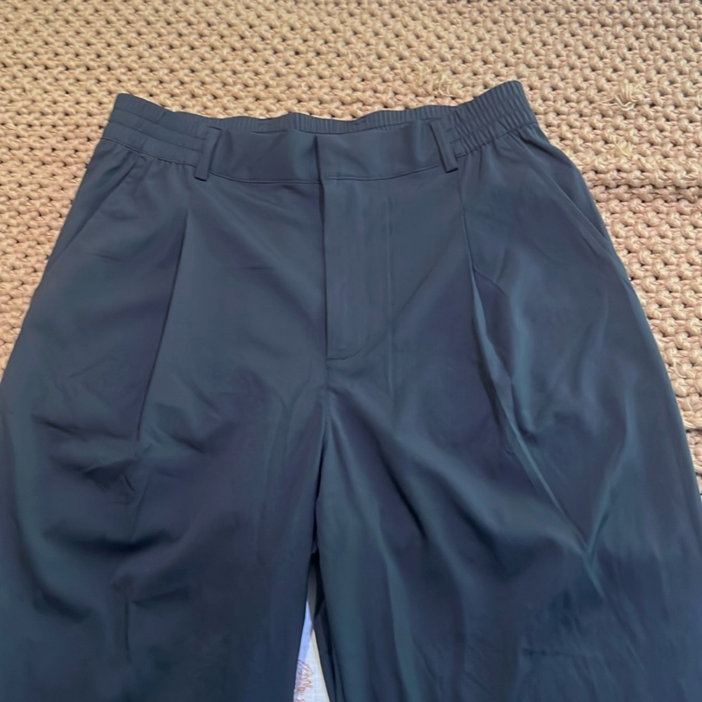 Gap Fit pleated wide leg trousers